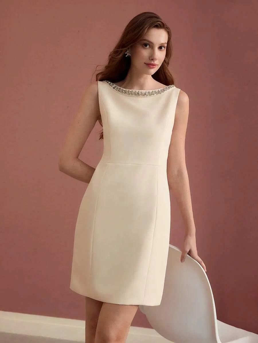 Vestido ajustado con cuentas de strass