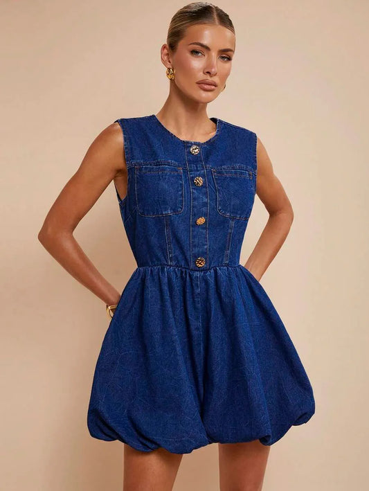 Mono de mezclilla elegante para mujer