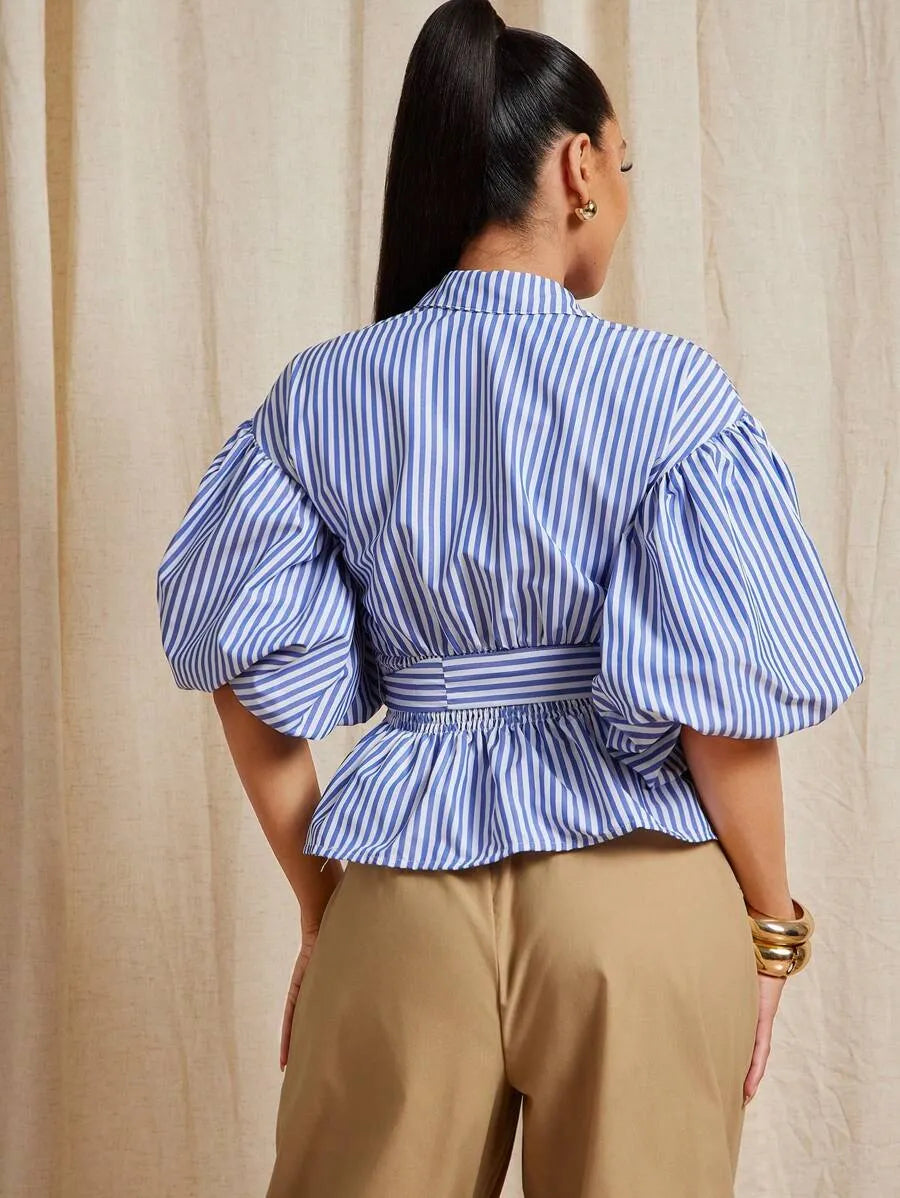 Camisa de oficina con mangas abullonadas