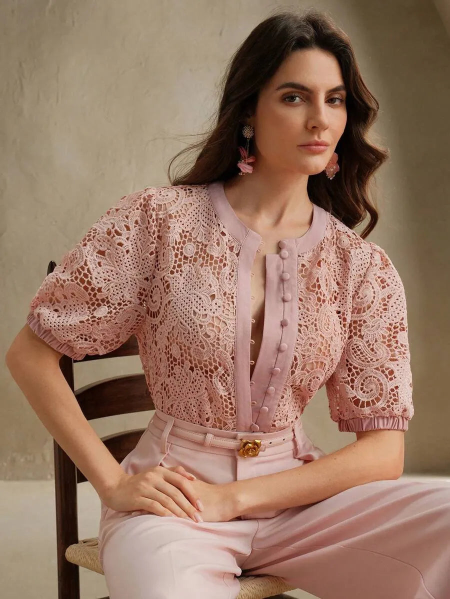Blusa de mujer de manga corta con cuello redondo