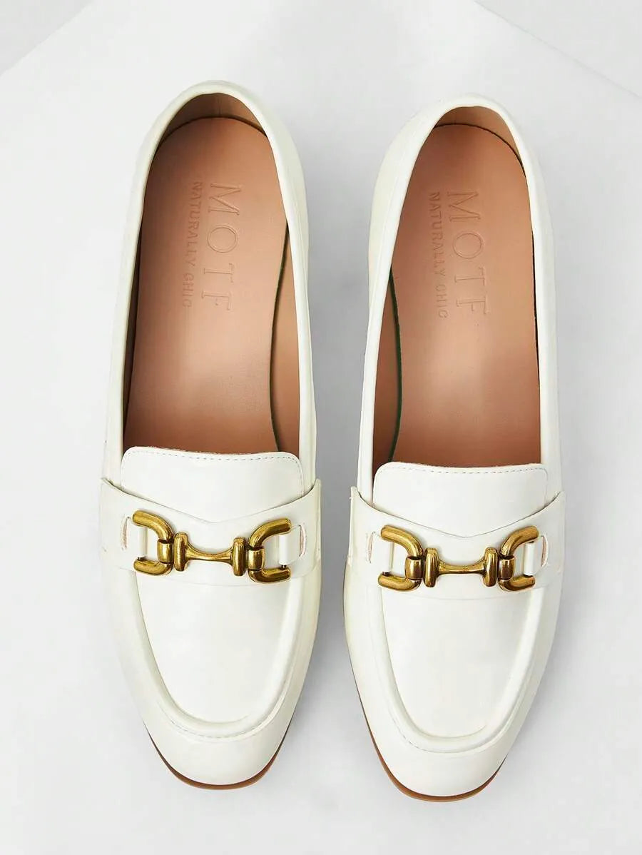 ZAPATOS PLANOS CÓMODOS Y CASUALES