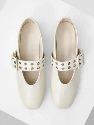 ZAPATILLAS PLANAS VINTAGE CON OJETES