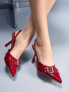 Tacones Stiletto con punta afilada y hebilla de metal