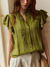 Blusa con cuello con volantes
