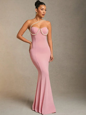 Vestido sirena con corsé realzado con perlas falsas