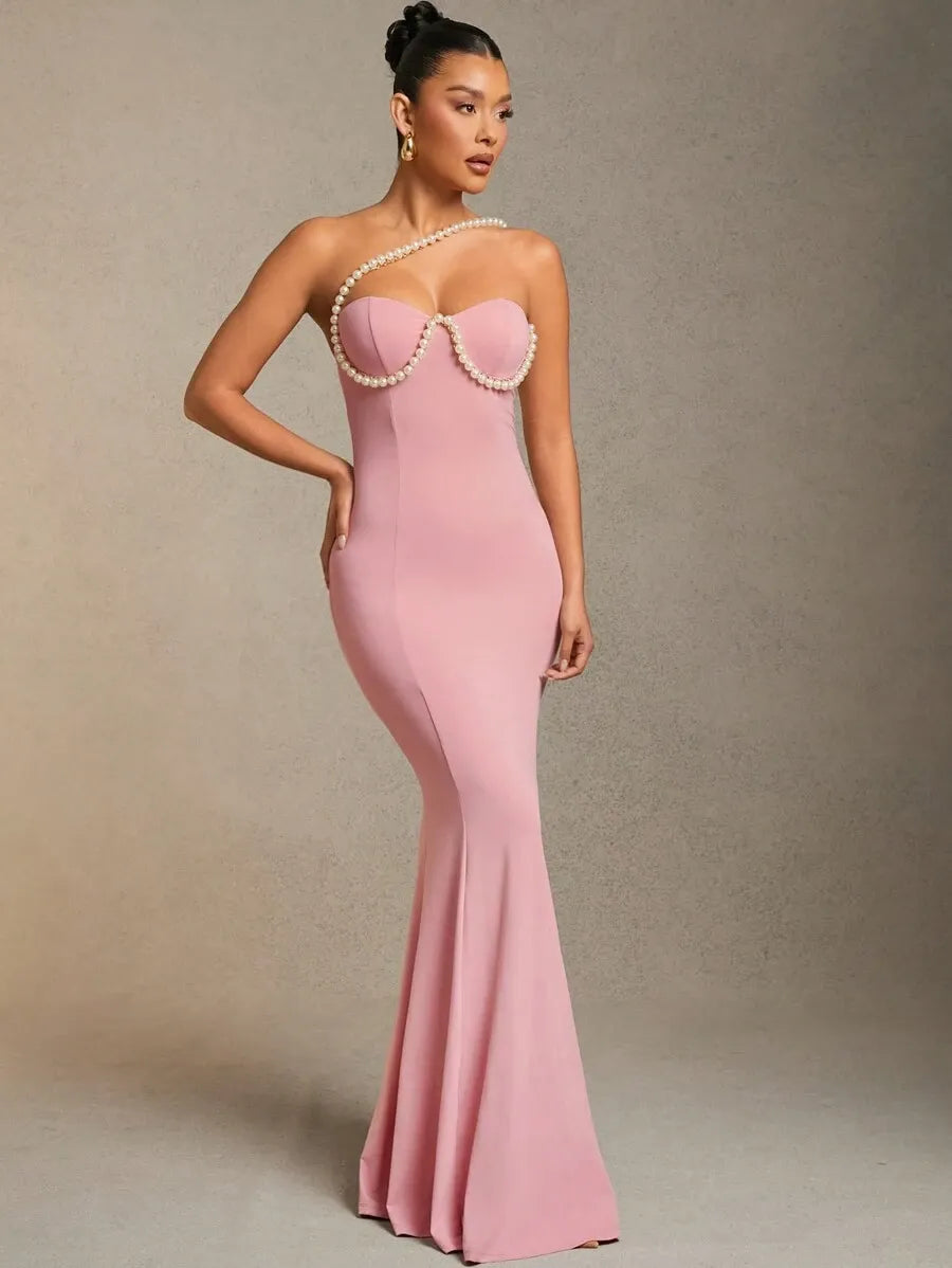 Vestido sirena con corsé realzado con perlas falsas