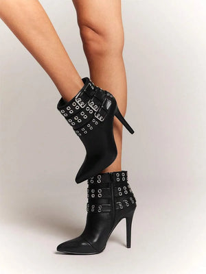 Botines de tacón de aguja y puntera