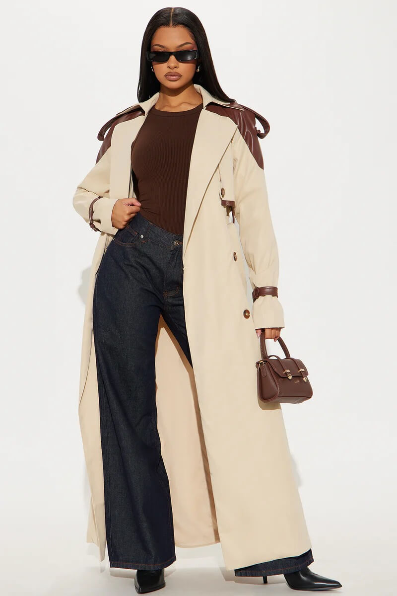 Gabardina con detalles latex