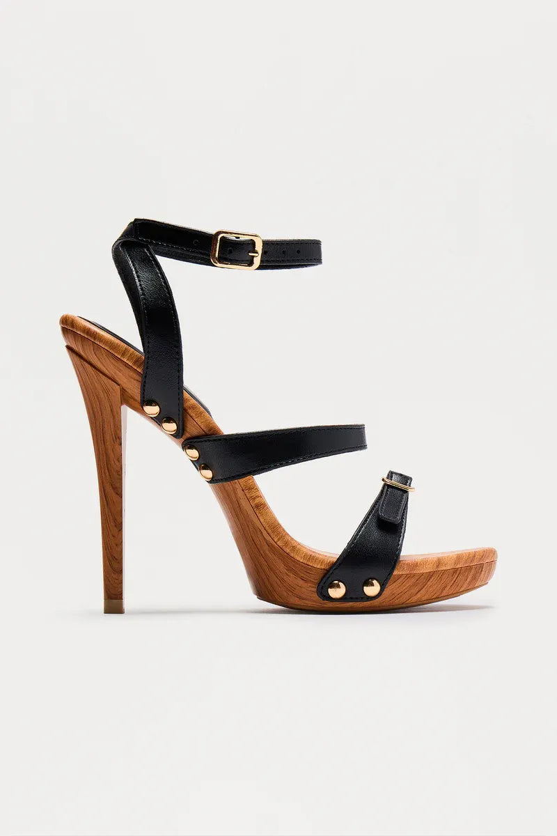 Zapatos de tacon con parches