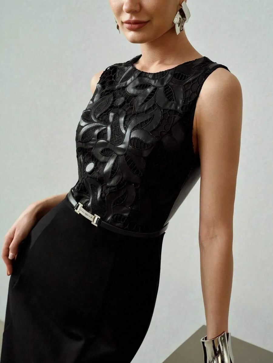 VESTIDO CON BORDADO FLORAL Y BAJO DIVIDIDO