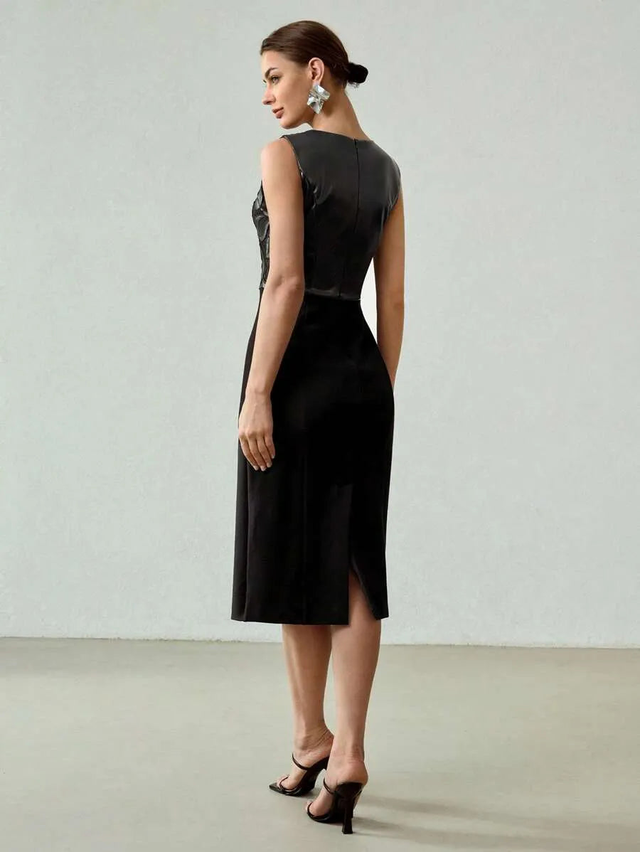 VESTIDO CON BORDADO FLORAL Y BAJO DIVIDIDO