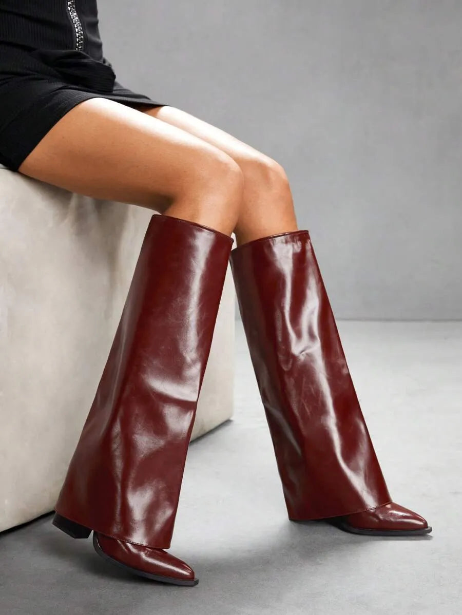 Botas de mujer con puntera puntiaguda