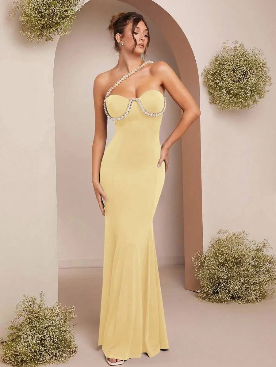 Vestido sirena con corsé realzado con perlas falsas