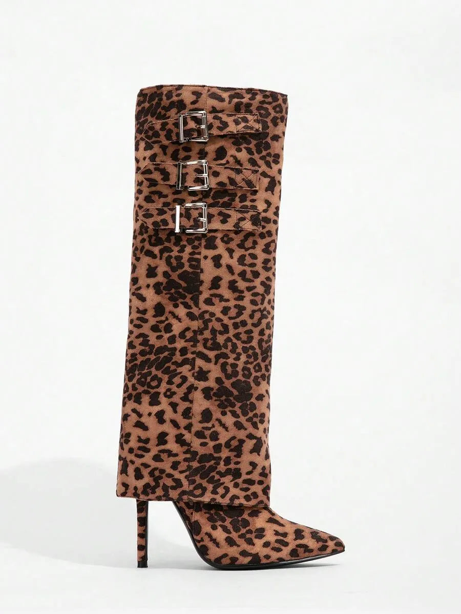 Botas hasta la pantorrilla y de tobillo con estampado de leopardo