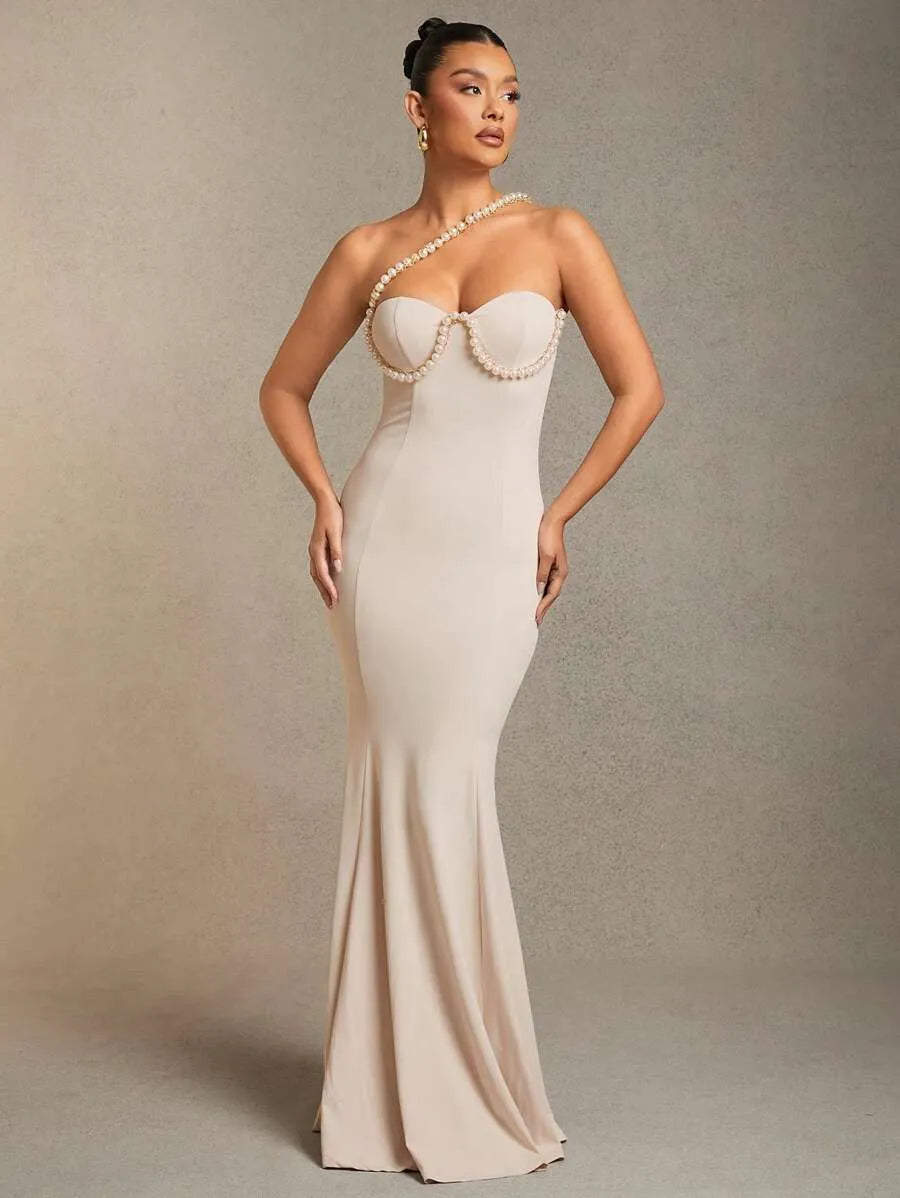 Vestido sirena con corsé realzado con perlas falsas