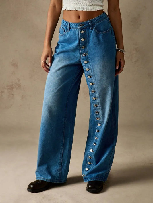 Jeans de pierna ancha con detalles de botones y cintura alta