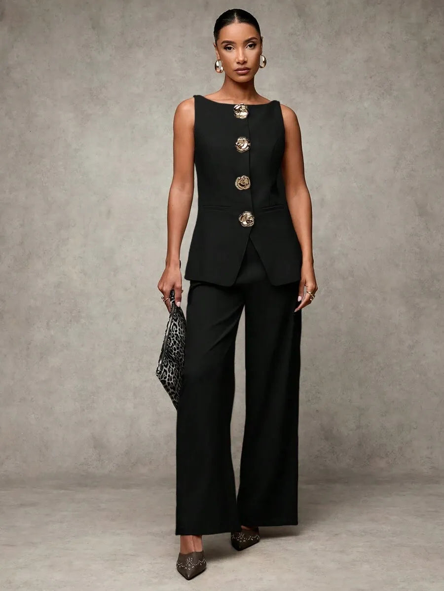 Conjunto de top sin mangas botones metalicos  y pantalones