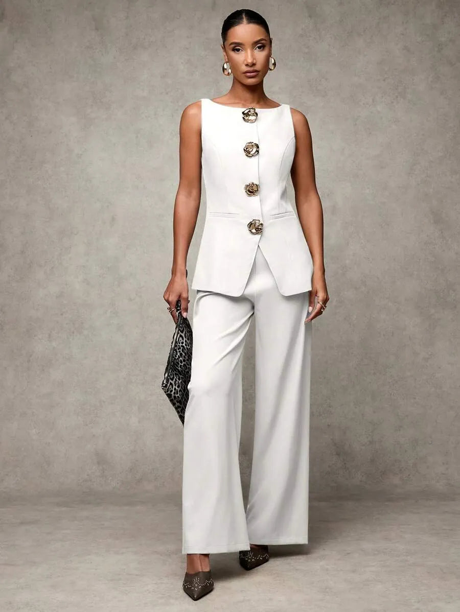 Conjunto de top sin mangas botones metalicos  y pantalones