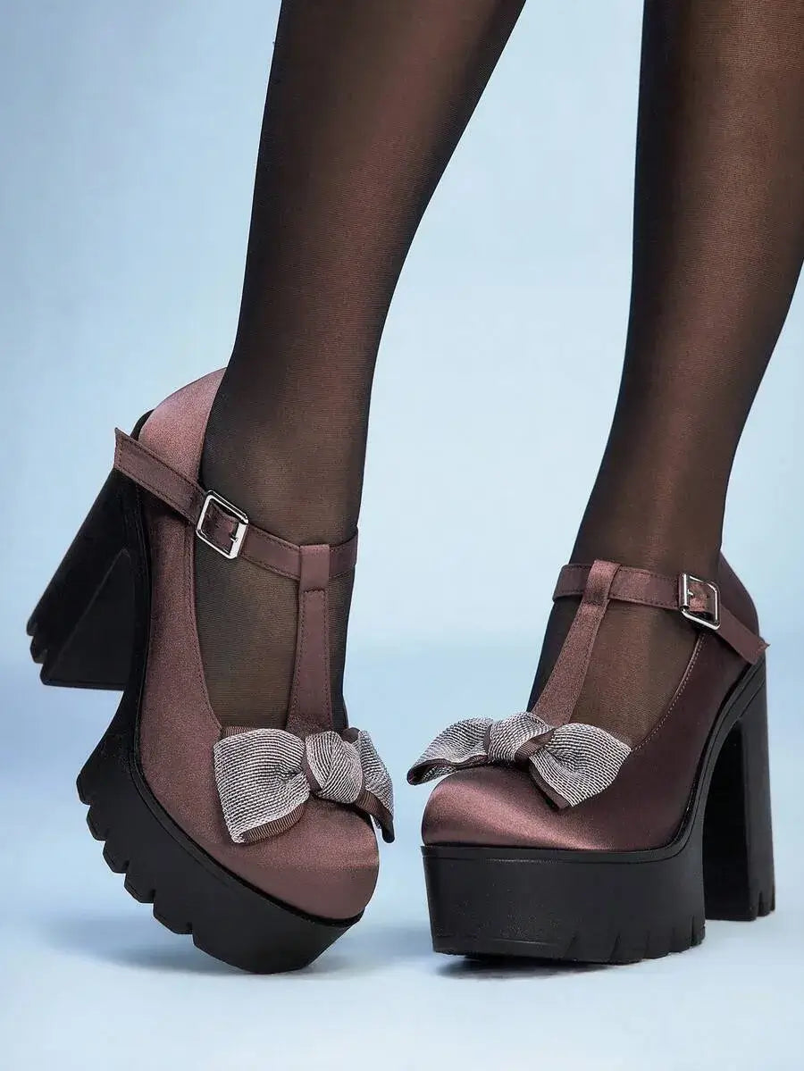 Zapatos de estilo gótico punk correa T