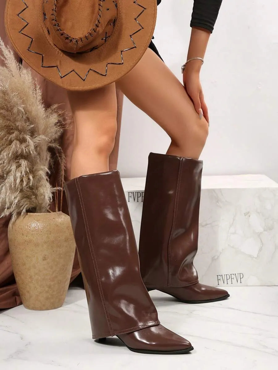 Botas altas hasta el muslo de punta fina