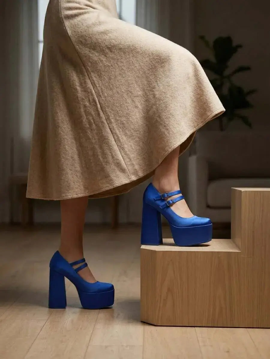 Tacones de plataforma con múltiples tiras de satén
