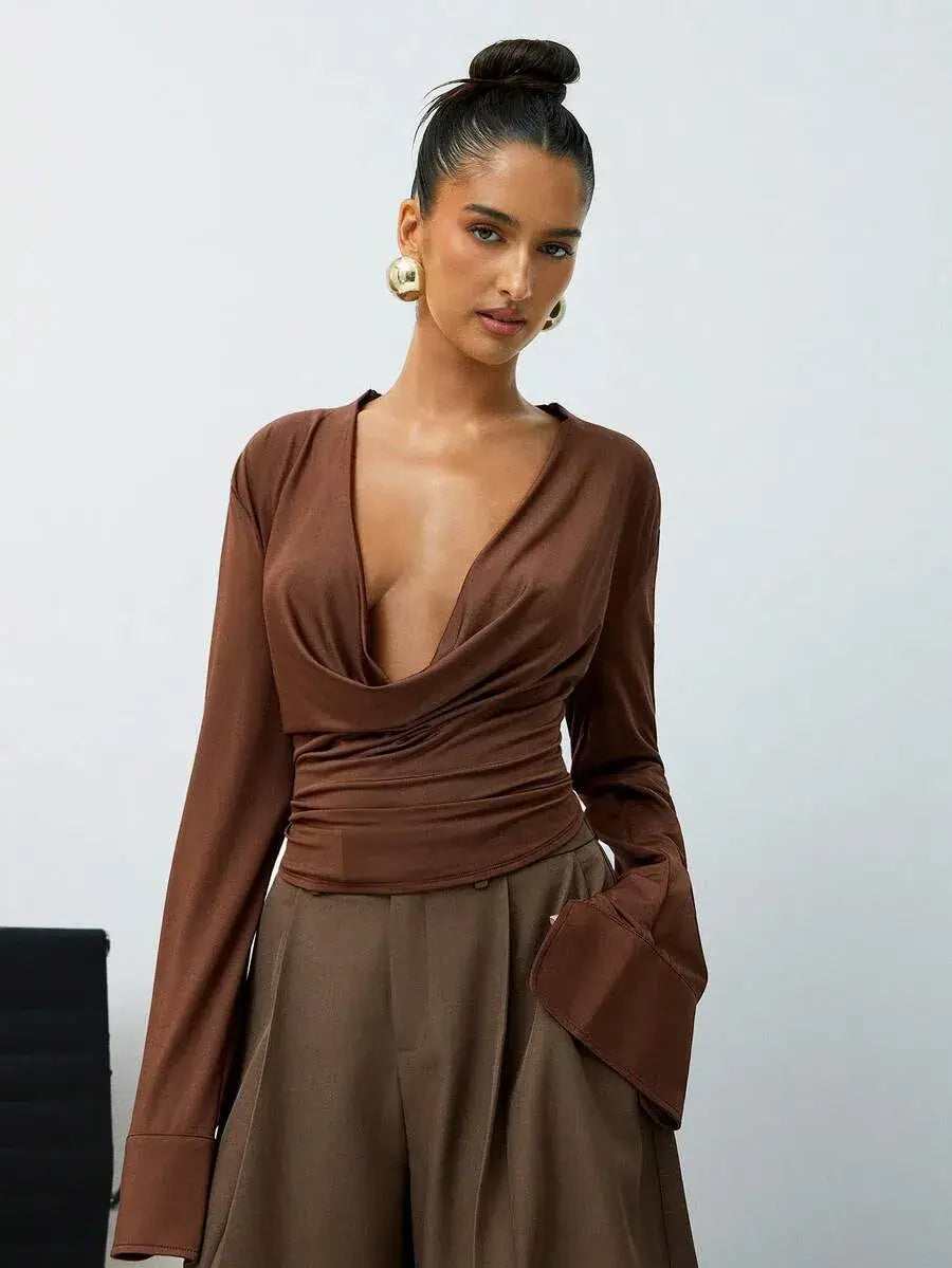 Blusa cuello de capucha de manga larga