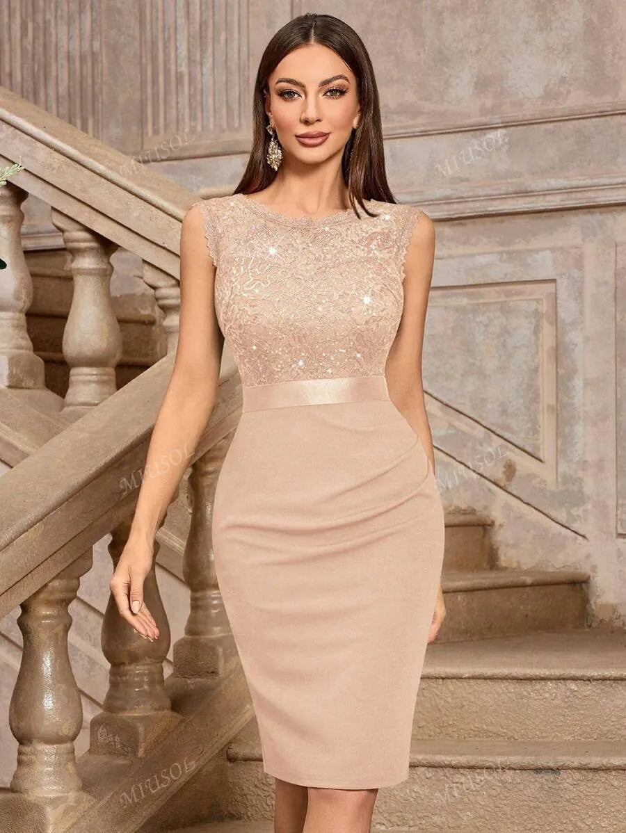 Vestido ajustado para cóctel de cuello redondo sin mangas