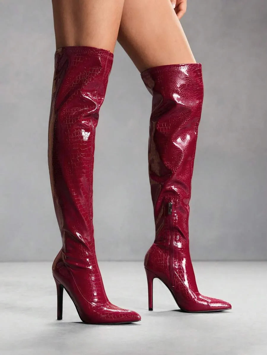 Botas altas de tacón de aguja y puntera afilada