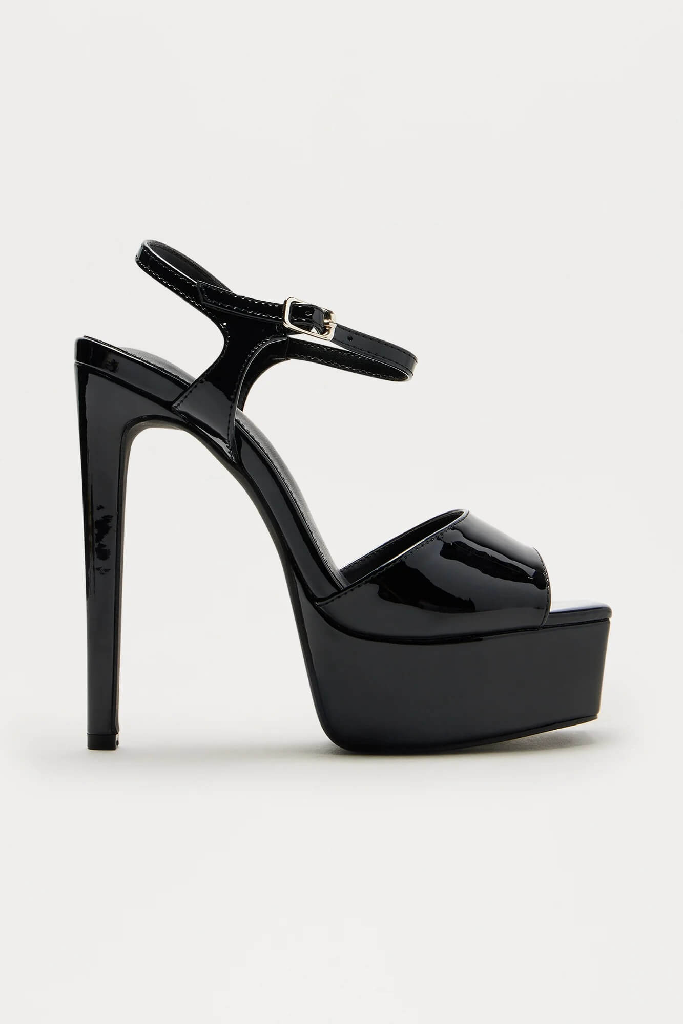Zapatos de tacón delgado