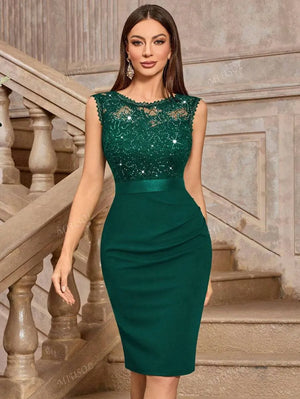 Vestido ajustado para cóctel de cuello redondo sin mangas