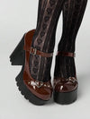 Zapato plataforma remaches y hebilla