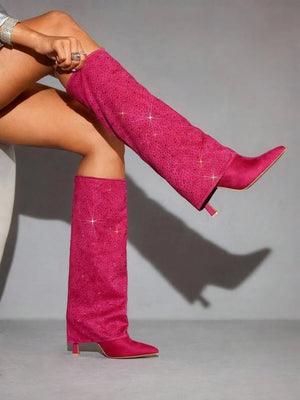 Botas altas de tacón de aguja con adornos de strass