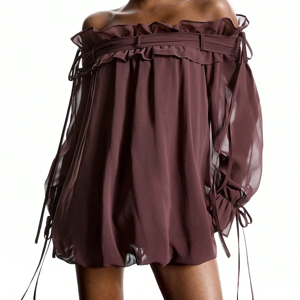 Blusa de moda con hombros descubiertos