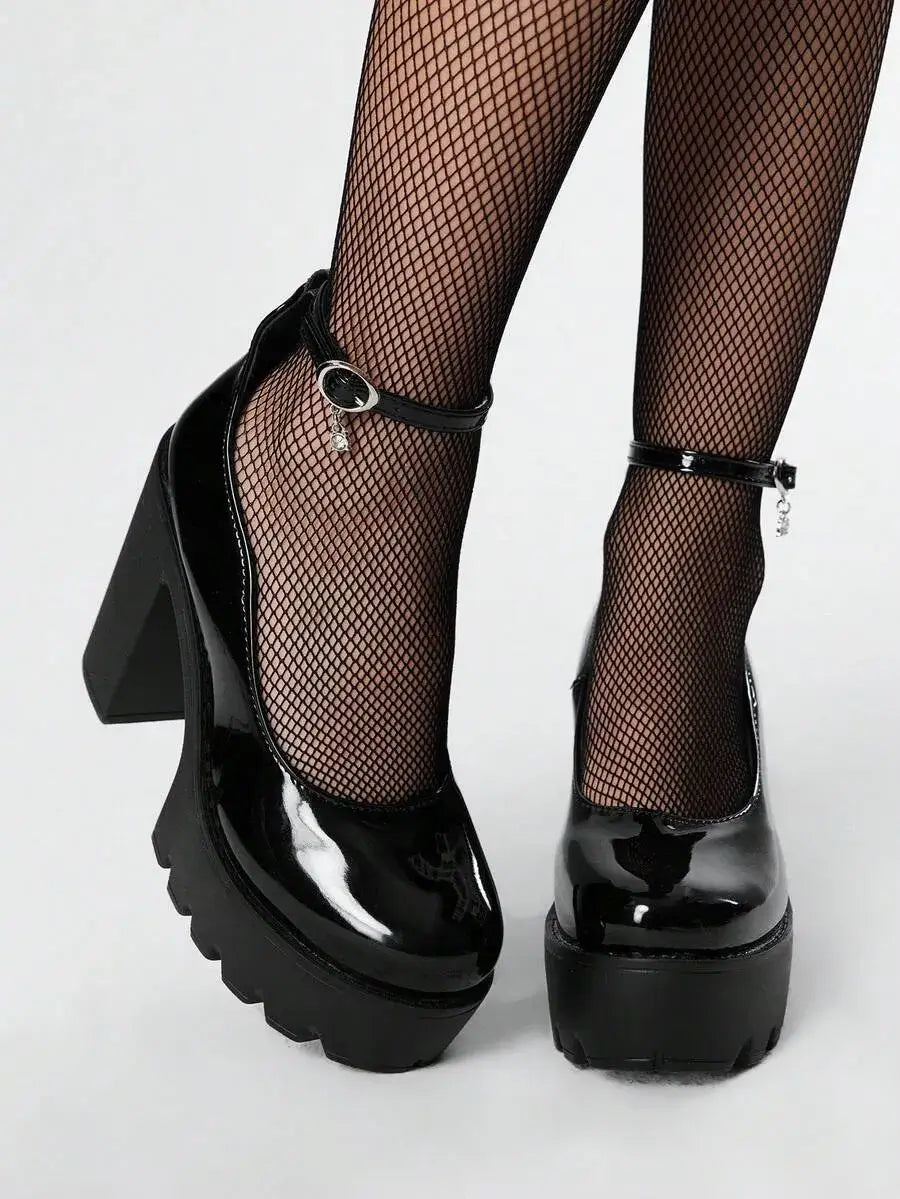 Zapatos de mujer de punta cerrada con correa
