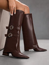 Botas altas de tacón alto con diseño de hebilla