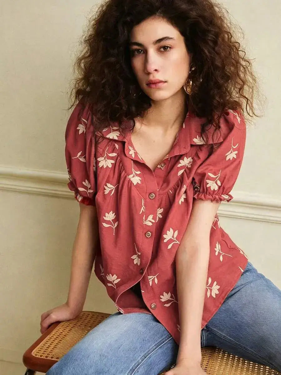 Blusa bordada estilo francés