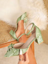 Zapatos de tacón alto con punta puntiaguda