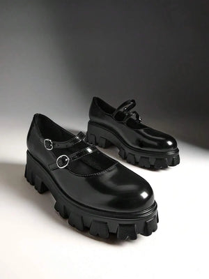 Zapatos con suela gruesa doble hebilla