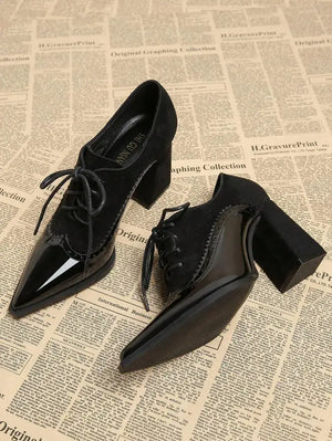 Tacones altos de punta fina