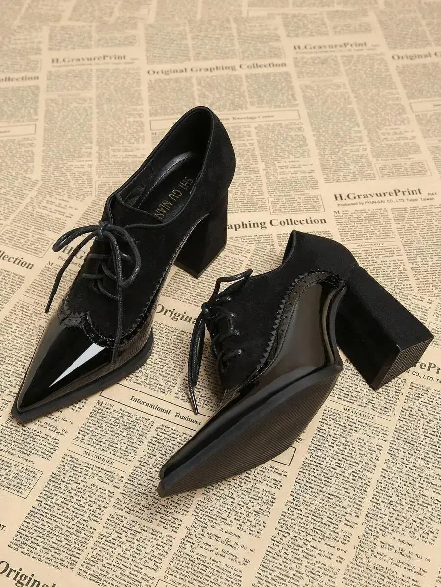 Tacones altos de punta fina