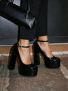 Zapatos elegantes de tacón alto