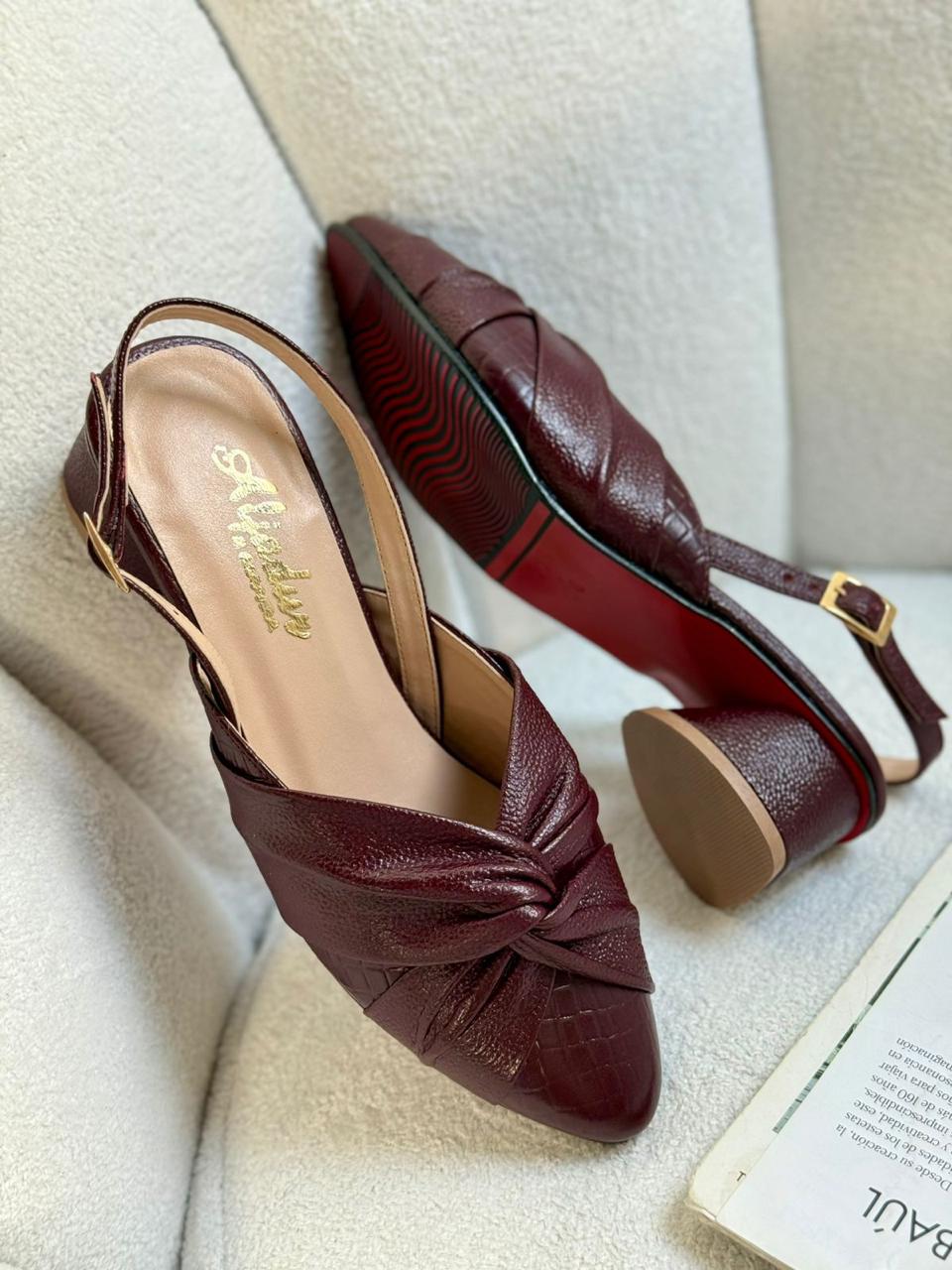 Zapato tacón de Cuero