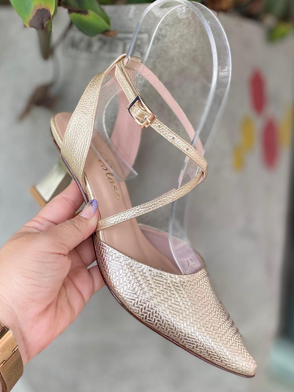 Zapato tacón de Cuero
