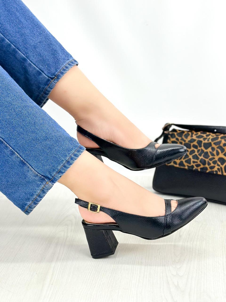 Zapato tacón cuero