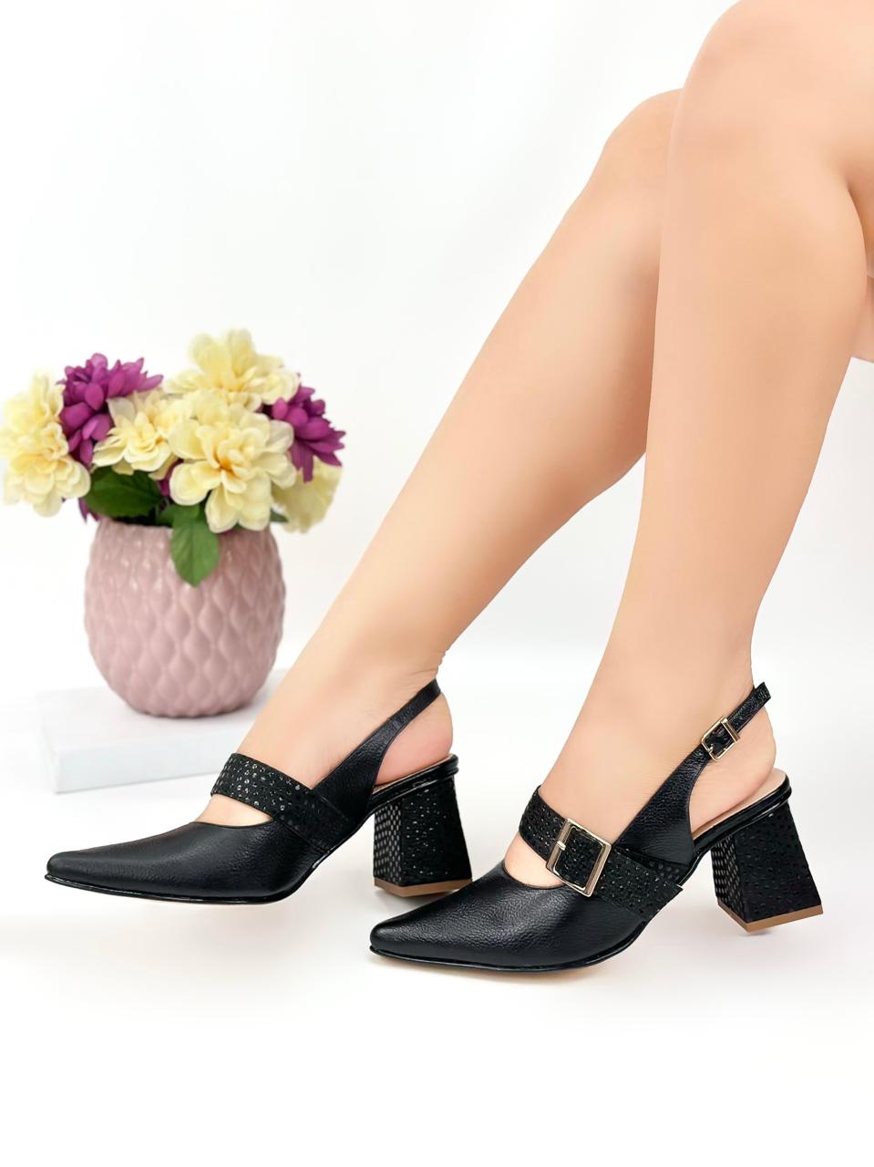 Zapato tacón de Cuero