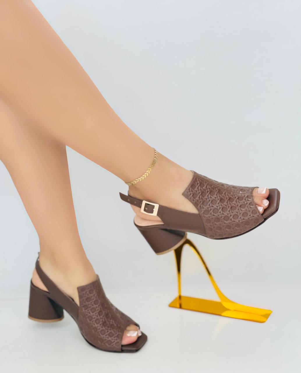 Zapato tacón de Cuero