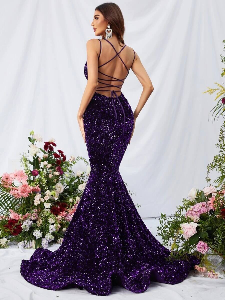 Vestido de espalda abierta bajo sirena con lentejuelas